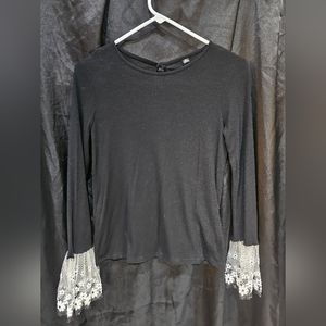 Black Long-Sleeved Top woth Lace Cuff